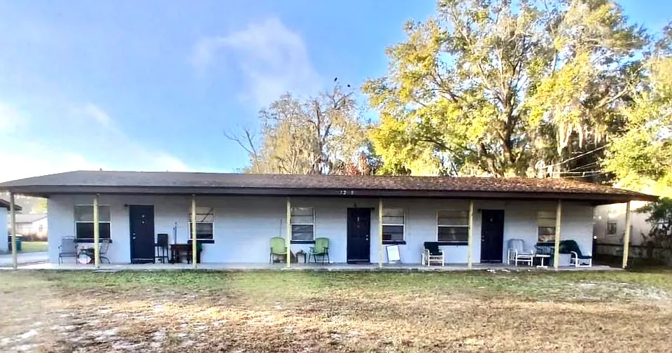 1216 E Hazzard Ave