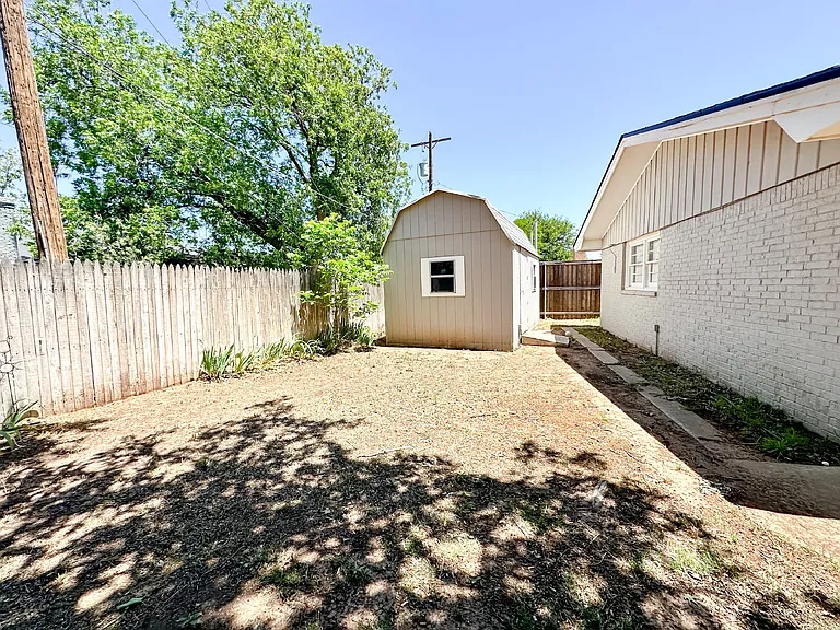5406 30th St — Photo 37