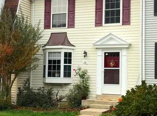 29 Huntley Ct, Sterling, VA 20165