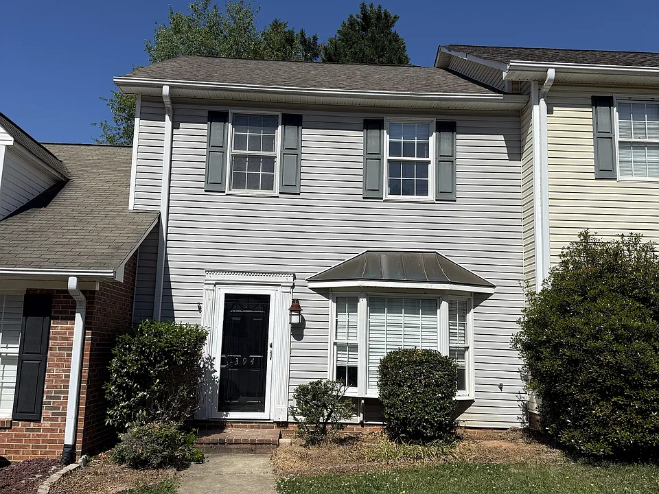 394 W Pointe Dr