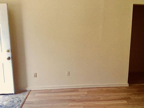 4th image of 204 McNeill Ln #B