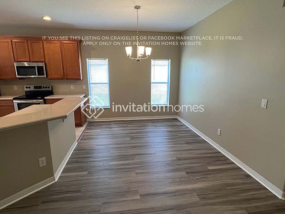 5th image of 15325 Montauk Ln