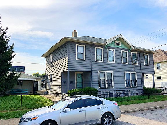 2nd image of 1026 1/2 Laurel St #1026-1/2