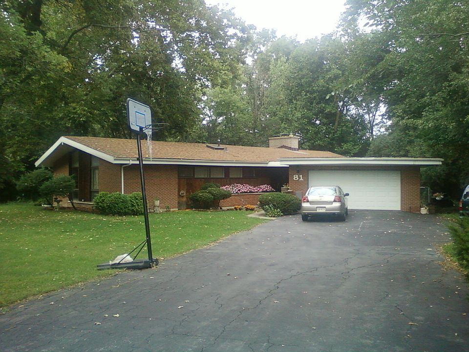1st image of 81 Graymoor Ln