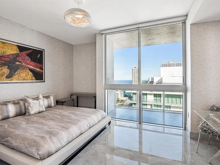 330 Sunny Isles Blvd #5-UPH04 — Photo 33