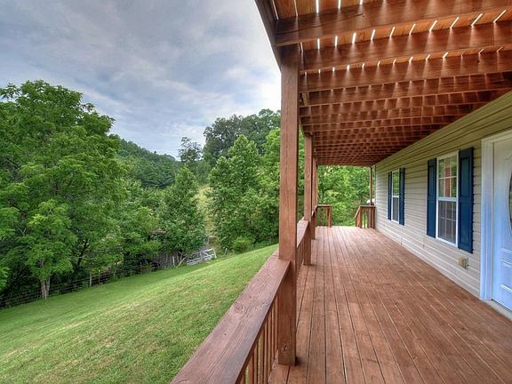 2nd image of 1924 Mineral Hill Ln