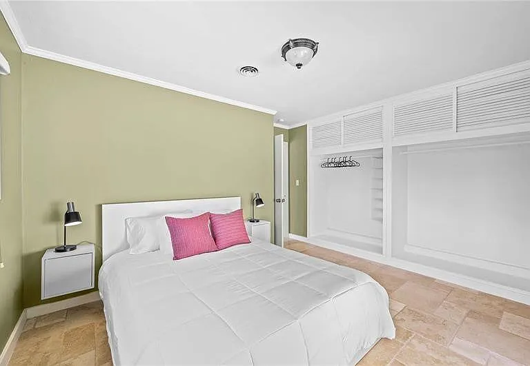 332 NW 26th Ct — Photo 34