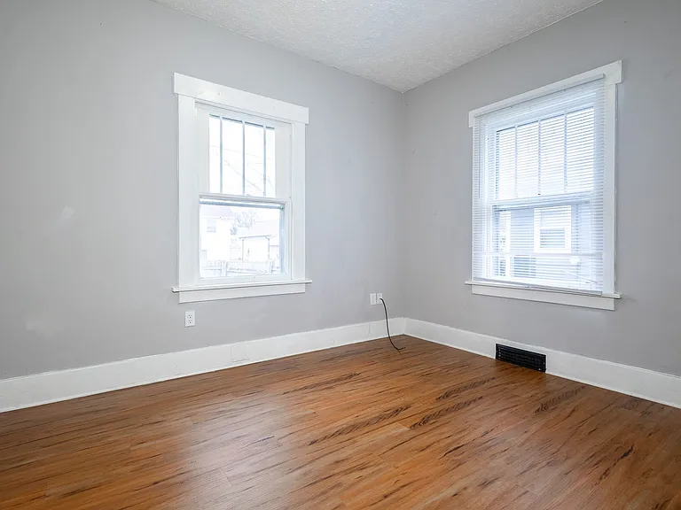 1442 Plum St — Photo 17