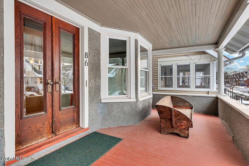 4th image of 86 Grove Avenue