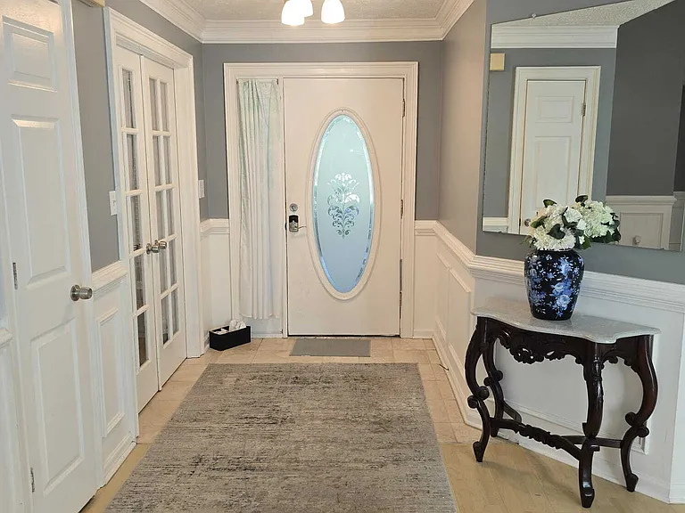 207 Ruskin Rd — Photo 2