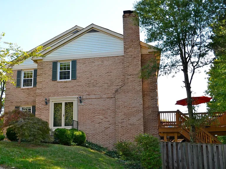 8267 Clifton Farm Ct — Photo 2