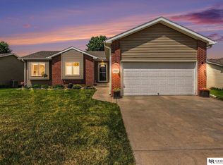 2325 NW 43rd St, Lincoln, NE 68524