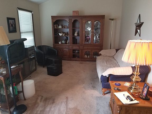 2nd image of 1511 Amherst Dr