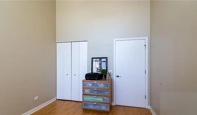 320 E 21st St #610 — Photo 8
