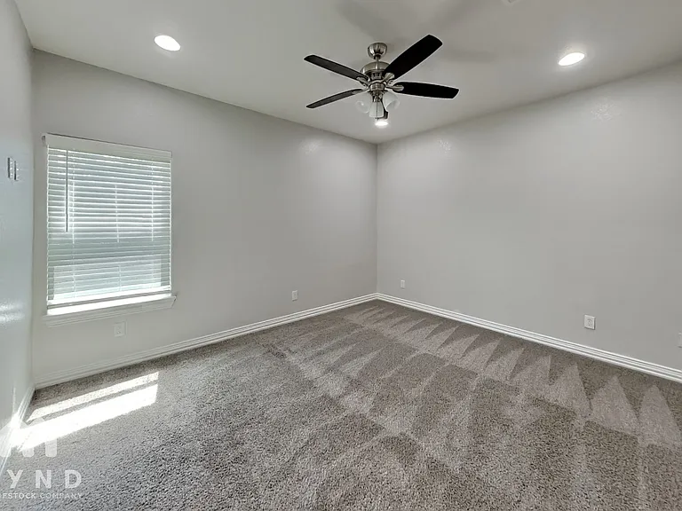 10401 Cathedral Dr #B — Photo 4