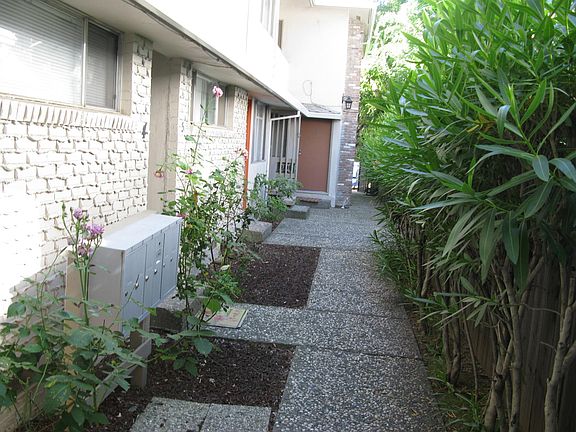 2nd image of 2504 2nd Ave #5