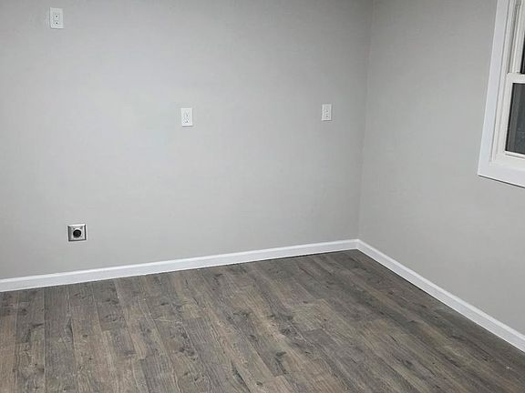 5th image of 2217 W Marquette St