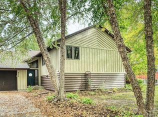 816 Ivanhoe Dr, Northfield, MN 55057