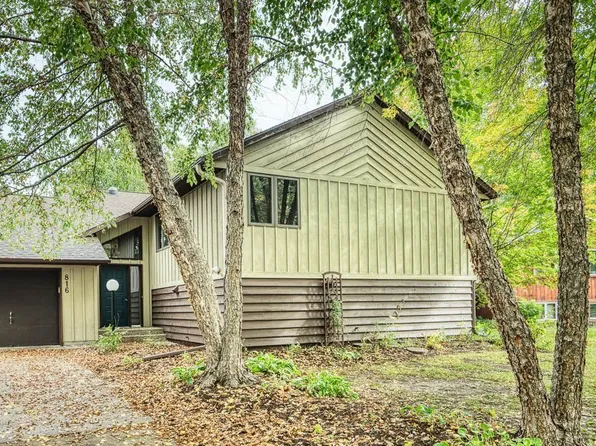 816 Ivanhoe Dr, Northfield, MN 55057