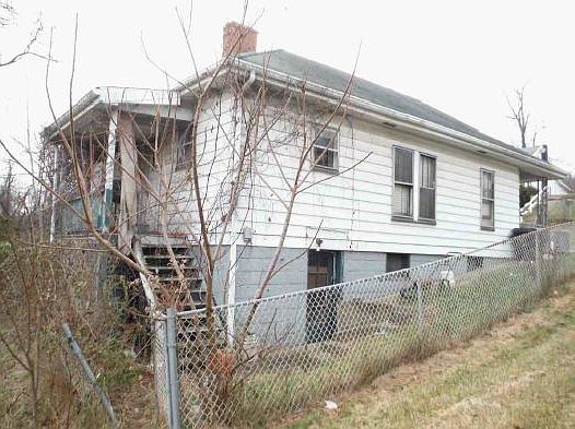 2nd image of 204 Gladys Ave