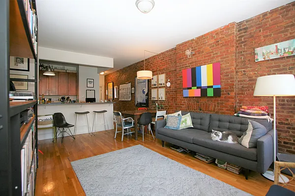 Rented by R New York | media 2