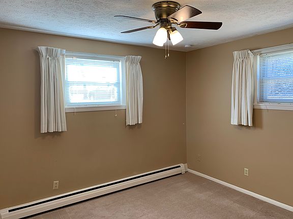 5th image of 723 Fairmont Dr #1C
