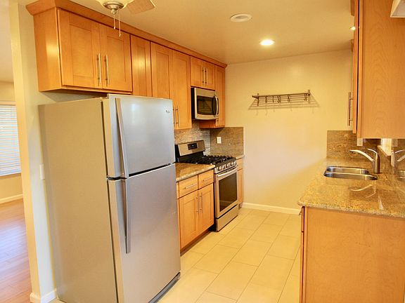 3rd image of 695 Sierra Vista Ave APT 1