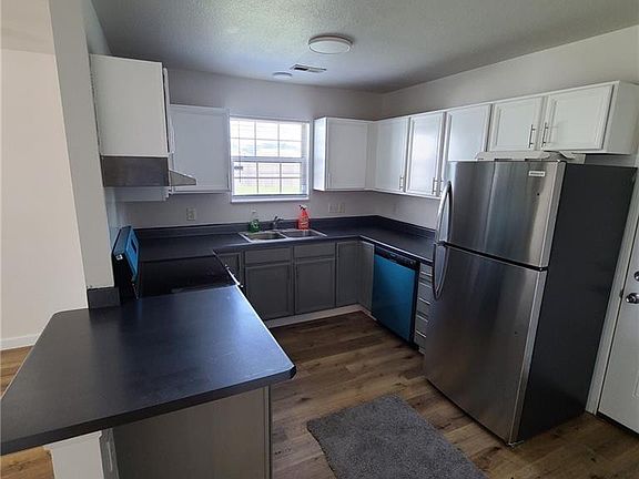 3rd image of 1021 Valerian Ct