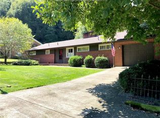 5105 Carlton Dr, Charleston, WV 25304