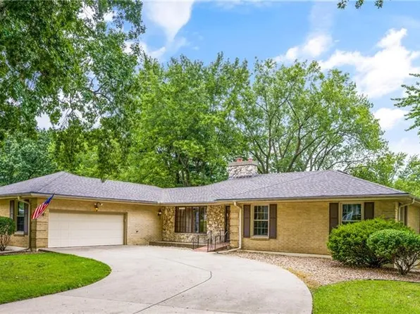 3434 NE Chippewa Dr, Kansas City, MO 64116