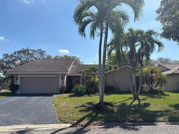 695 NW 107th Ln, Pompano Beach, FL 33071