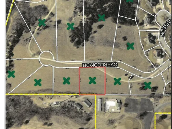 2005 Overlook Dr, Salina, KS 67401