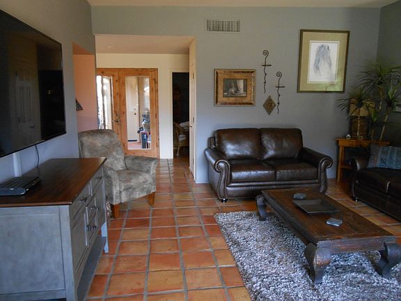 3rd image of 728 E Camino Diestro