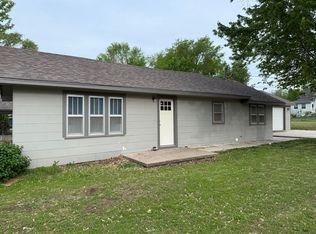 1201 N Dearborn St, Augusta, KS 67010