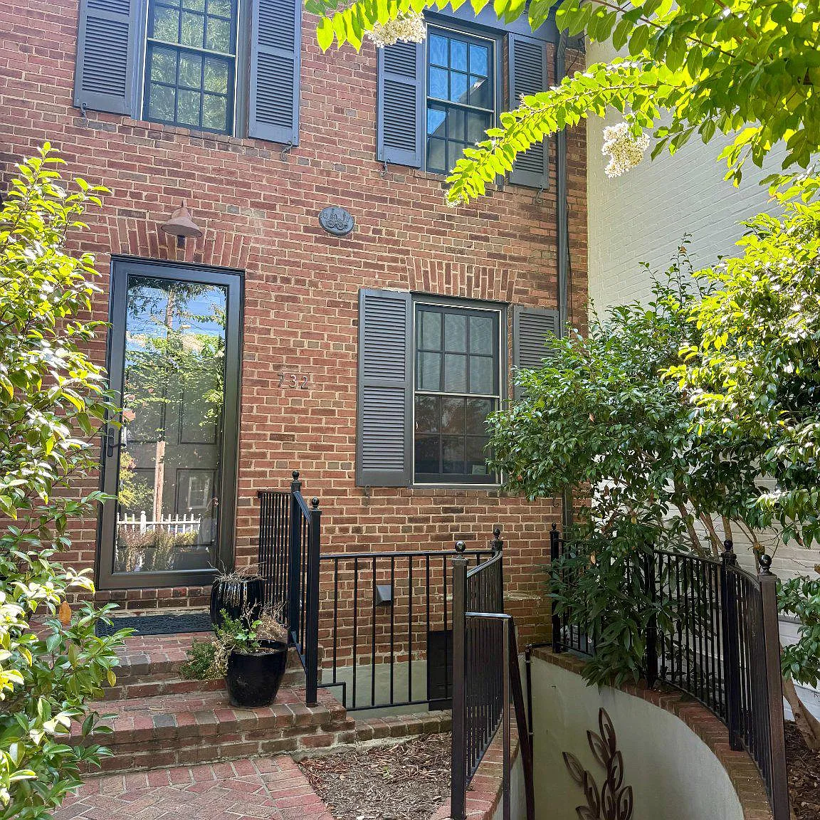 2 bed, 3.0 bath, 1565 sqft, $4,795 — Photo 1