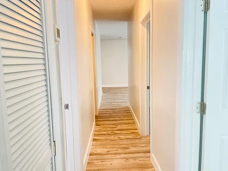 630 N 69th Ave — Photo 15