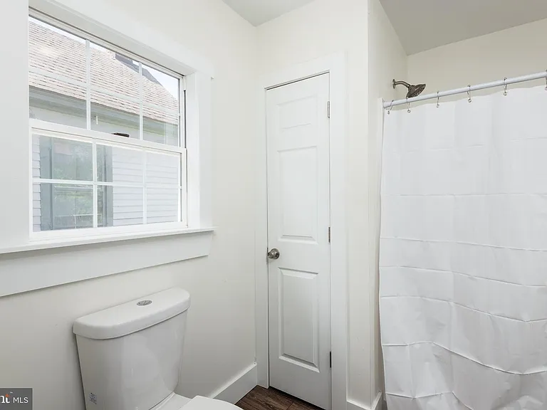 219 Willis St — Photo 16