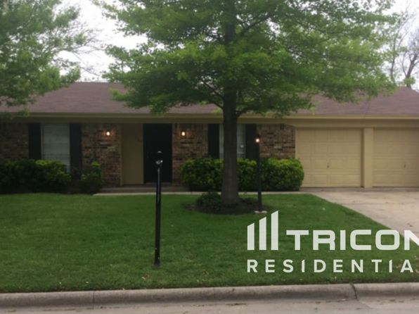 145 NW Suzanne Ter