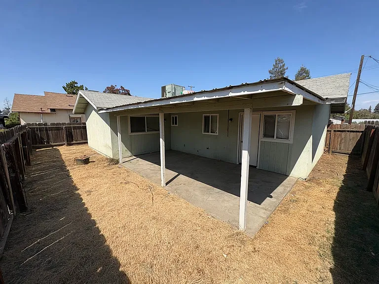 1329 S Liberty St — Photo 18