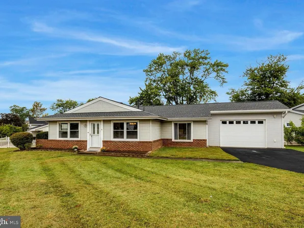 1005 N Sterling Blvd, Sterling, VA 20164