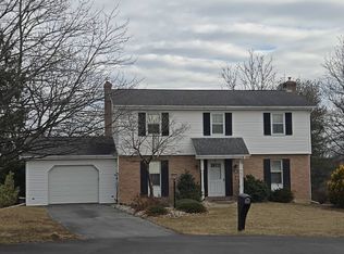 4159 Pawnee Cir, Schnecksville, PA 18078