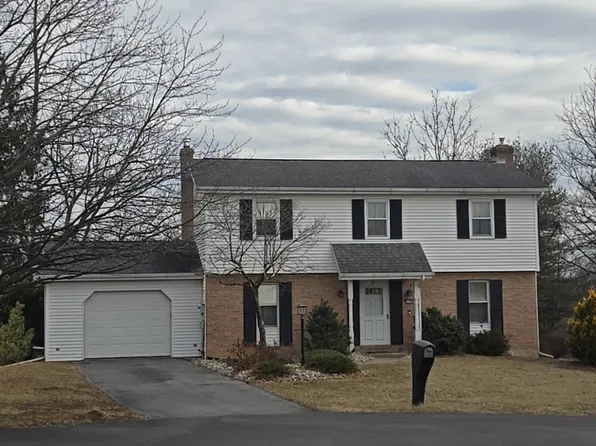 4159 Pawnee Cir, Schnecksville, PA 18078