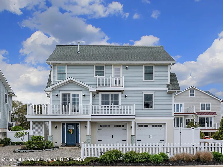 912 Ocean Ave — Photo 1