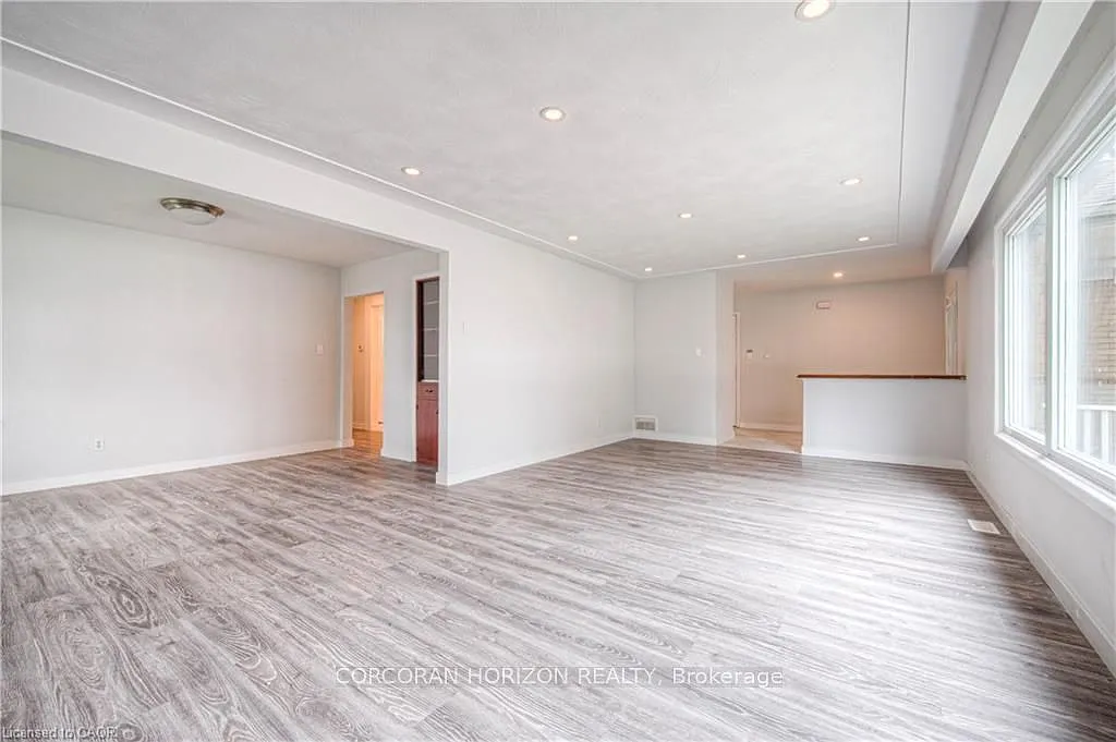5 bed, $4,000 — Photo 4