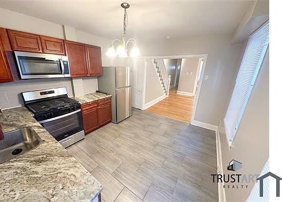 3rd image of 3819 Fairmount Ave