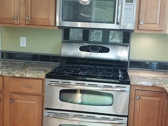 4th image of 829 Gardenway Dr