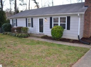 39 Pine Ridge Dr, Greenville, SC 29605