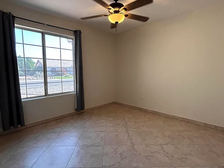 2346 E Devon Ct — Photo 9