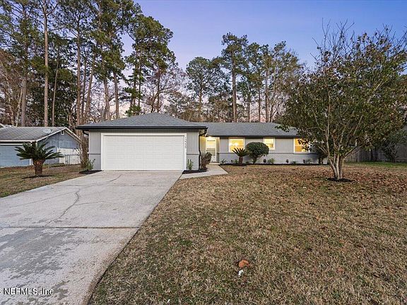 2nd image of 12239 GOVERNORS Drive S