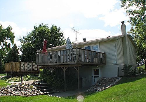 Fully fenced backyard w/2-tier deck